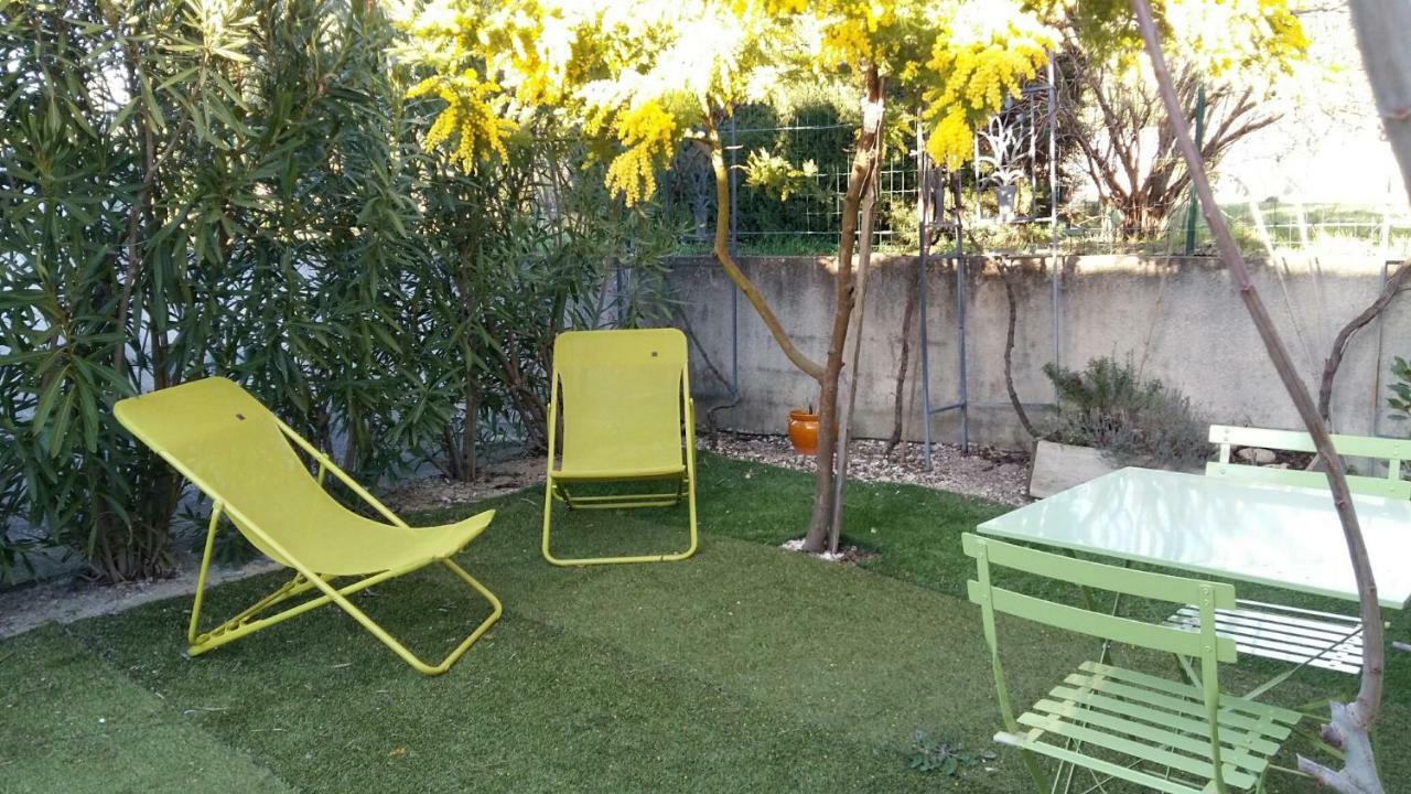 Au Bon Penequet Bed and Breakfast Pujaut Buitenkant foto